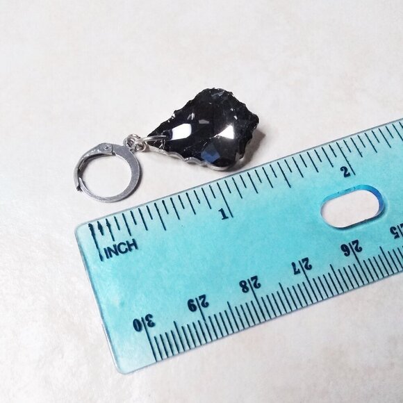 Sexy! Seductive! Decadent! Gorgeous! Festive! Black Shimmering Bling Chandeliers - Picture 8 of 12